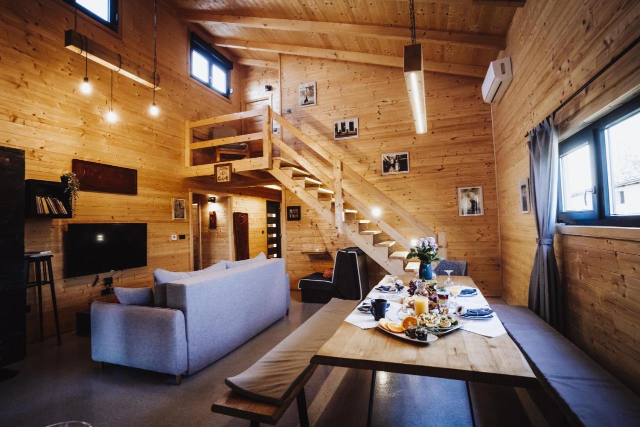 Holiday Home Nightswim Inn Vrbovec エクステリア 写真