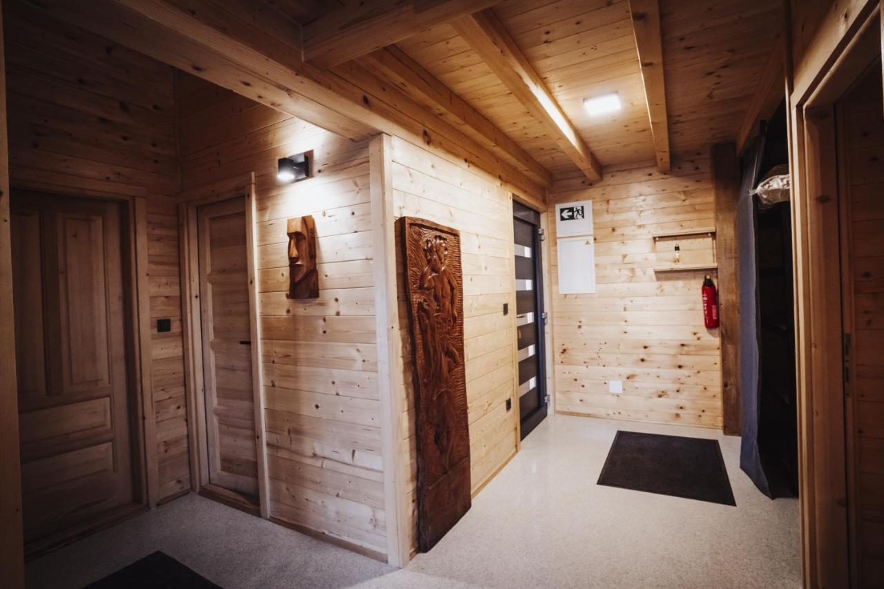 Holiday Home Nightswim Inn Vrbovec エクステリア 写真