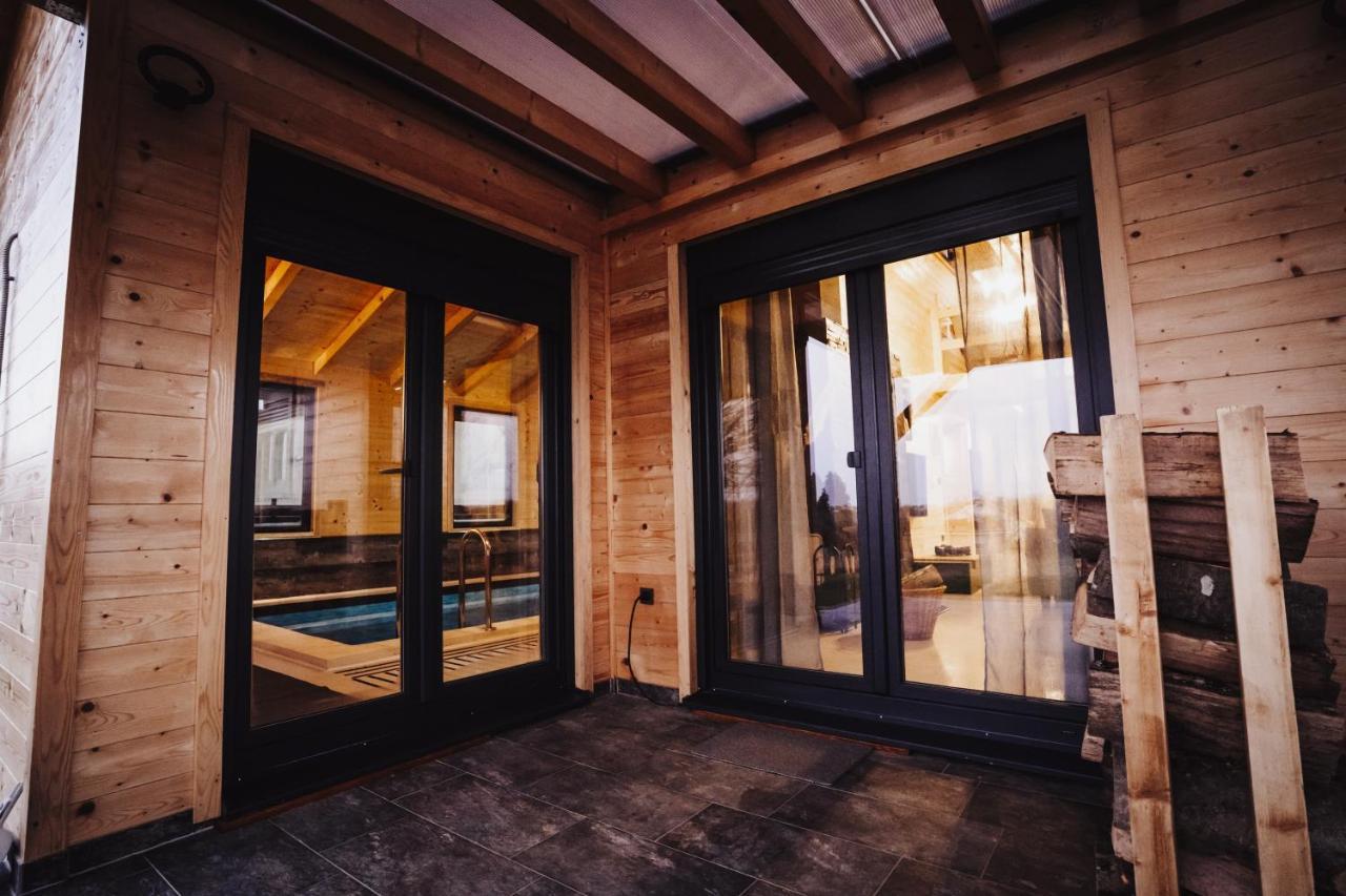 Holiday Home Nightswim Inn Vrbovec エクステリア 写真